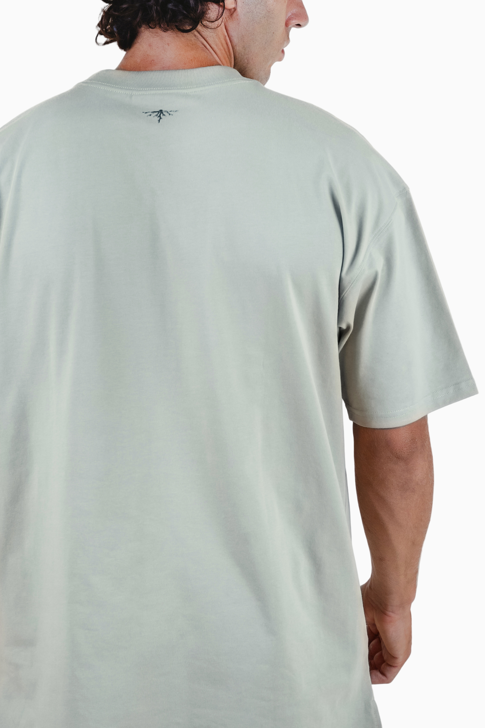 𝐎𝐕𝐄𝐑𝐒𝐈𝐙𝐄𝐃 𝐓𝐄𝐄