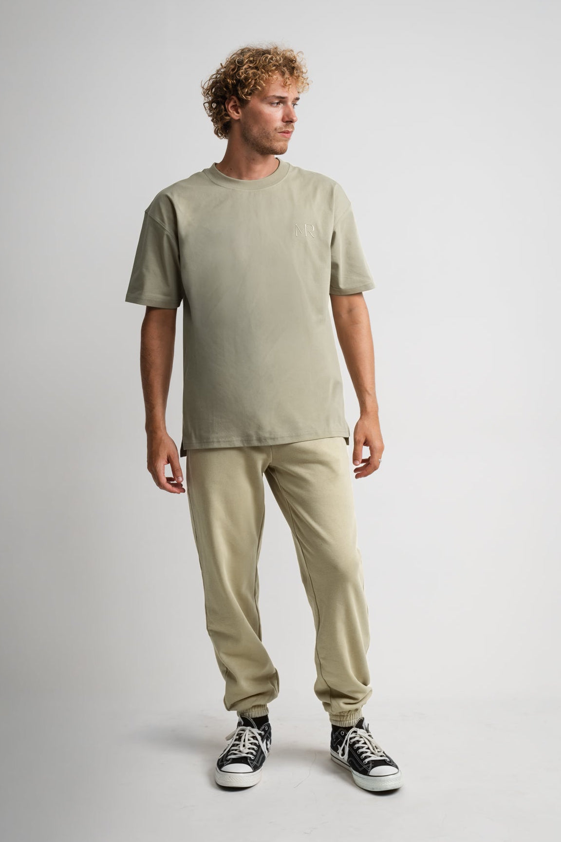 OVERSIZED TEE
