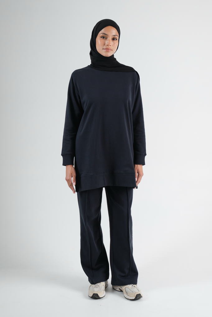 WOMEN’S CLASSIC SWEATSHIRT