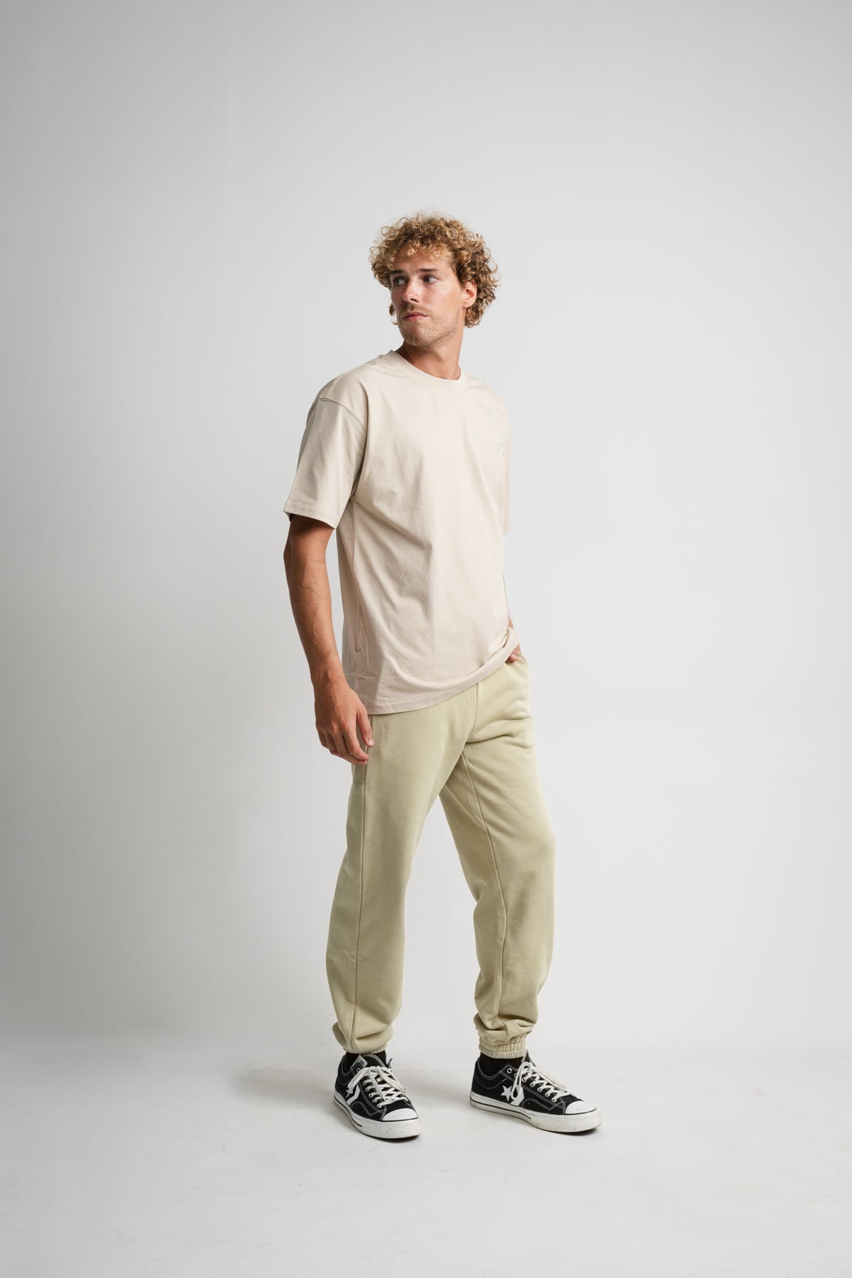 OVERSIZED TEE