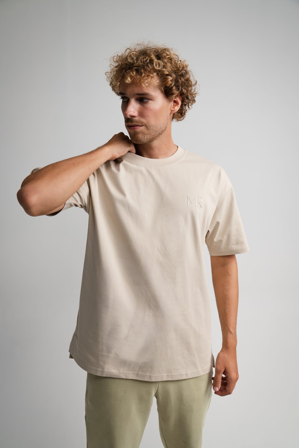 OVERSIZED TEE
